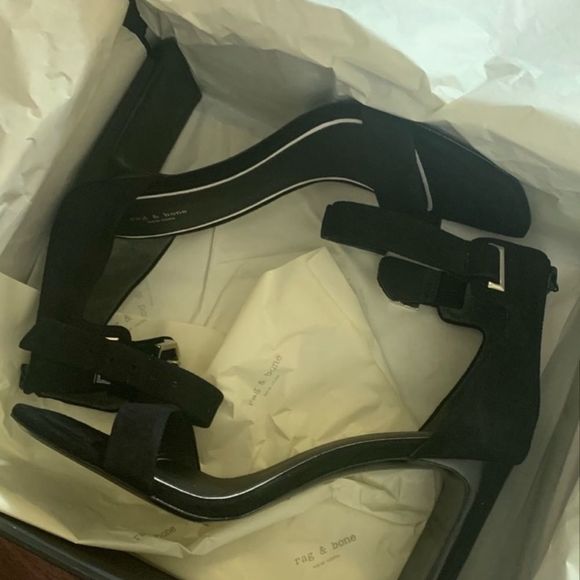 Rag & Bone Ellis Heels in Black. - Picture 7 of 7